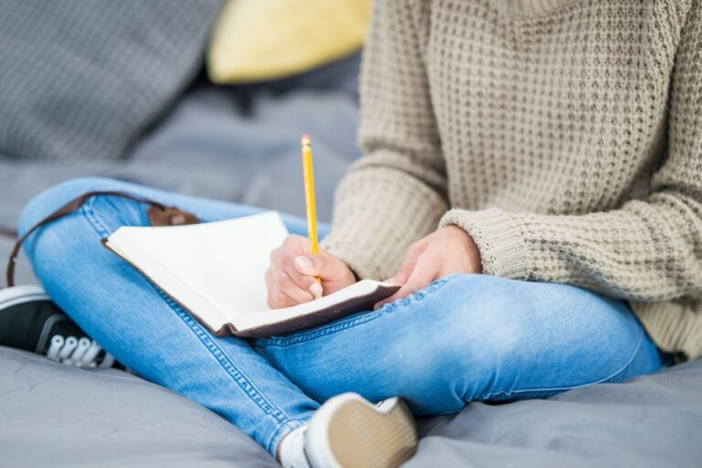 45 Journal Prompts For Personal Growth - Discover Your Best Self