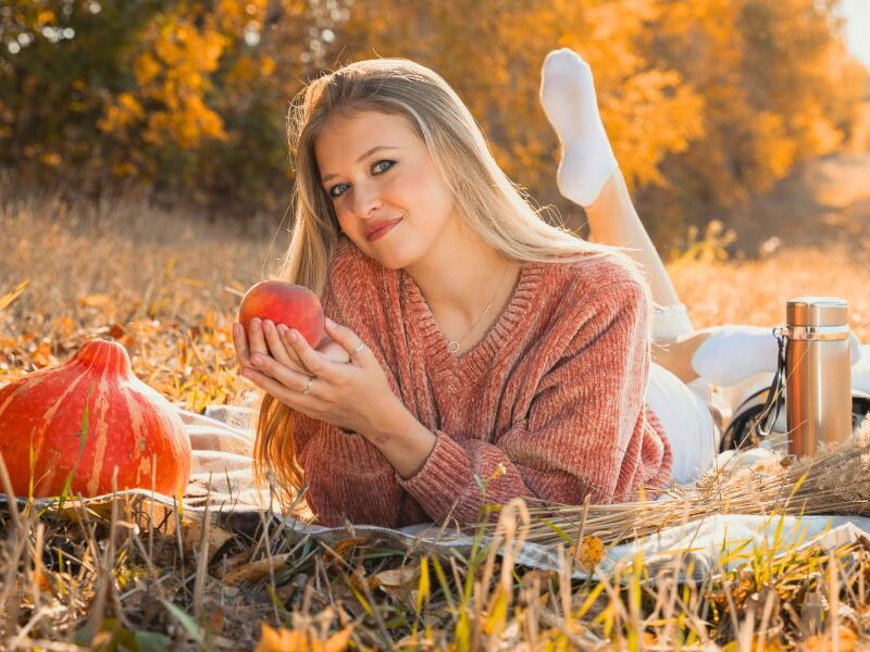 The Best November Bucket List: 30 Comfy and Healthy Ideas