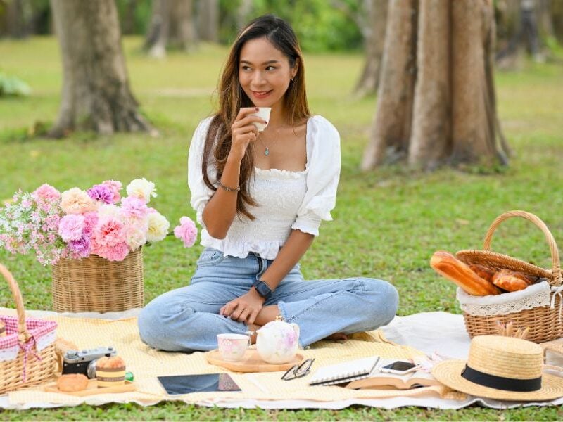 11 Pretty Ways To Romanticize Spring and Make It More Fun